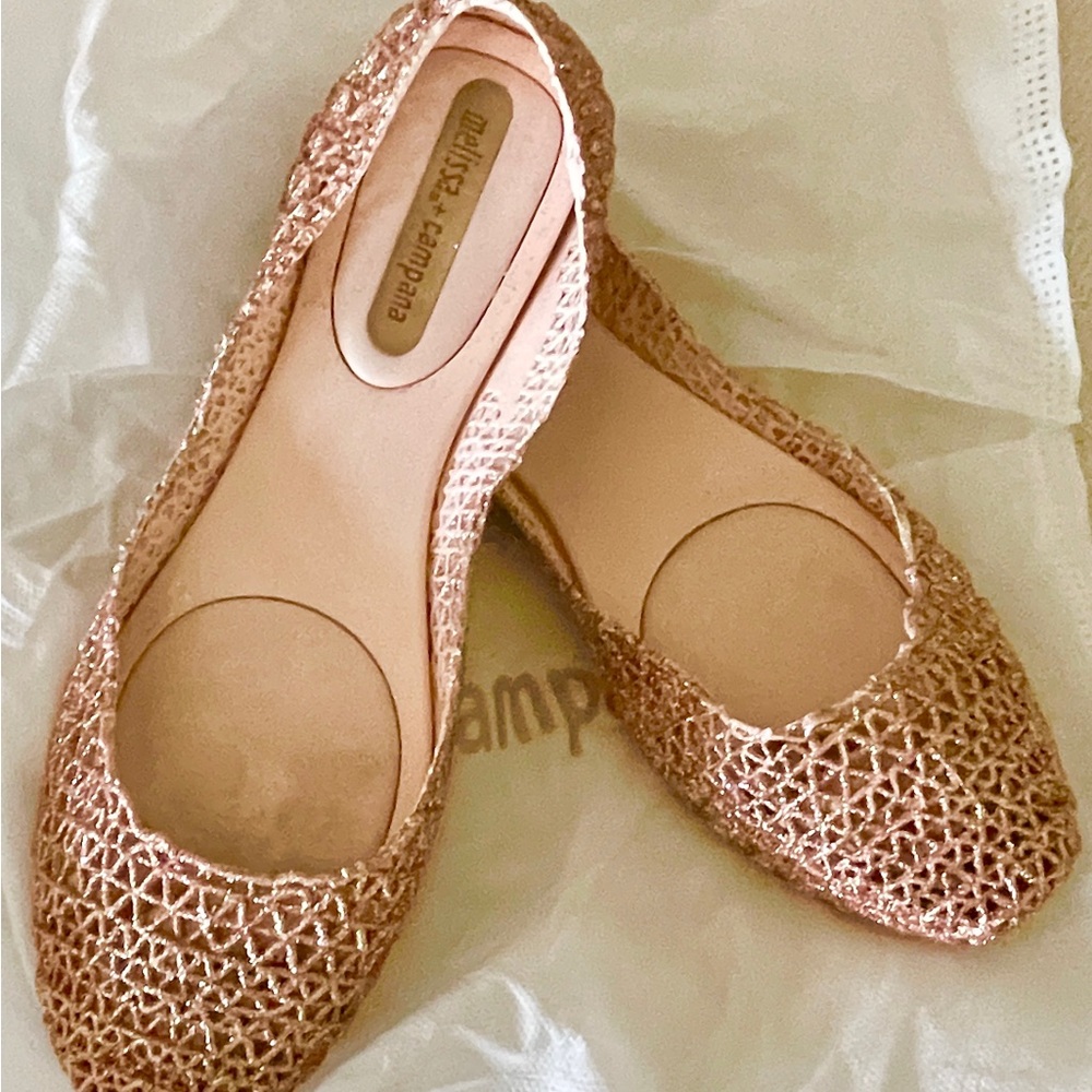 Beautiful Women's pinkish coral glitter rubber flats barely worn!!